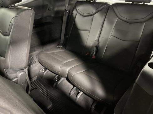 Used 2024 Cadillac XT6 Luxury w/ LPO, Floor Liner Package image 13