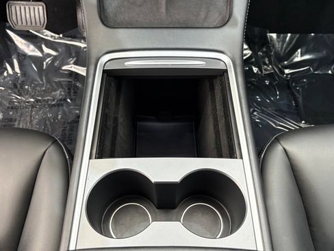 Used 2023 Tesla Model Y Long Range AWD/4WD image 39