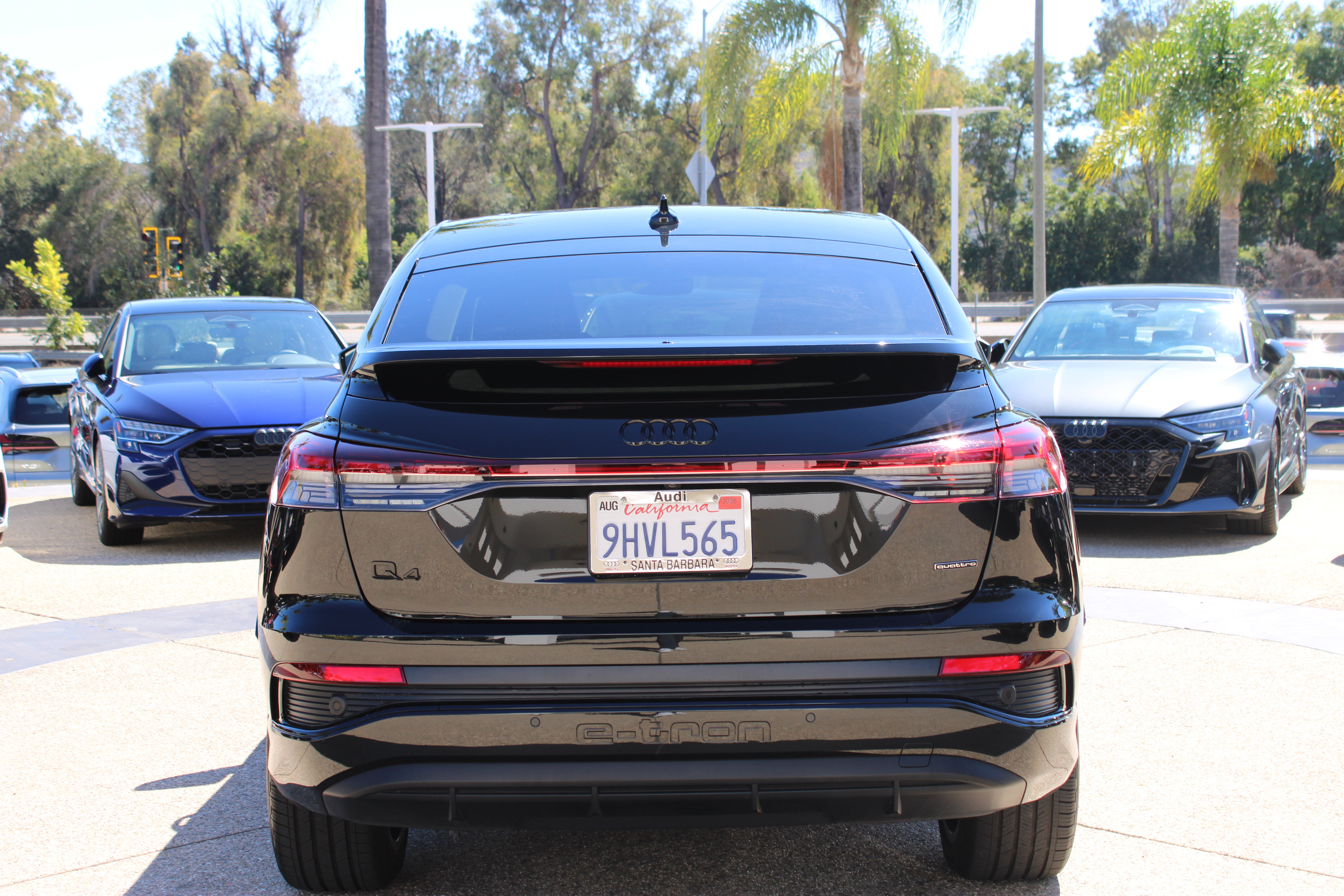 Used 2023 Audi Q4 e-tron Premium Plus w/ Premium Plus AWD/4WD image 4