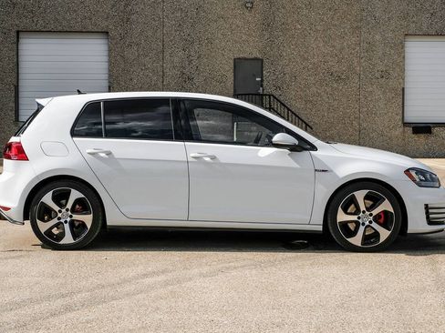 Used 2016 Volkswagen GTI SE w/ Lighting Package (SEL) FWD image 8