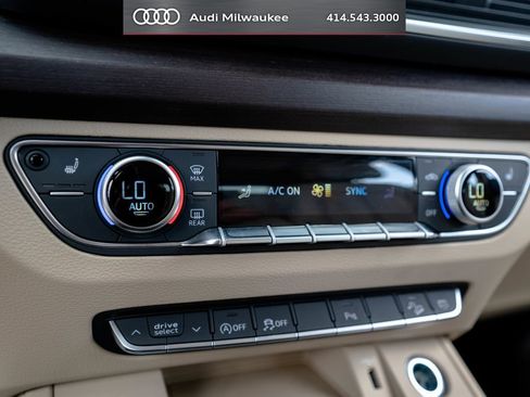 Used 2023 Audi Q5 2.0T Premium w/ Convenience Package AWD/4WD image 29