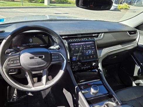 Used 2021 Jeep Grand Cherokee L Limited w/ MOPAR Finishing Package image 11