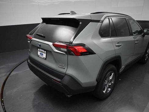 Used 2022 Toyota RAV4 XLE w/ XLE Grade Weather Package AWD/4WD image 13