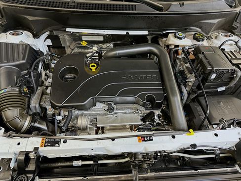 Used 2024 Chevrolet Equinox LT image 35