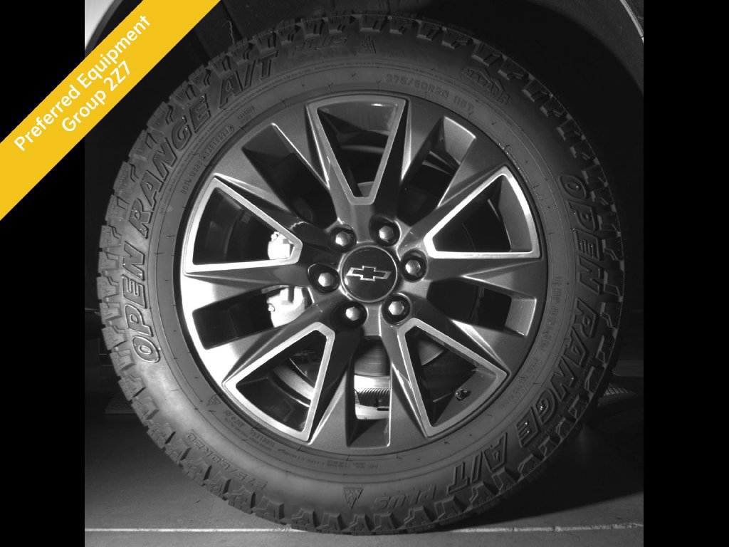 Used 2023 Chevrolet Tahoe Z71 w/ Luxury Package AWD/4WD image 10