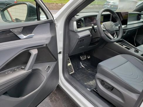 New 2026 Volkswagen Tiguan SE R-Line AWD/4WD image 6