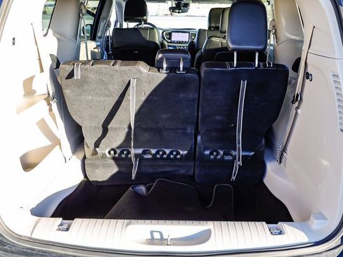 Certified 2024 Chrysler Pacifica Touring-L image 27