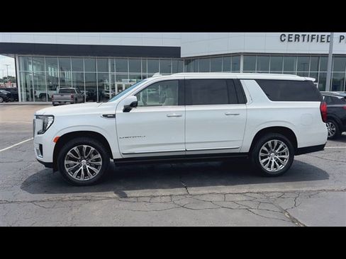 Certified 2021 GMC Yukon XL Denali w/ Denali Premium Package AWD/4WD image 5