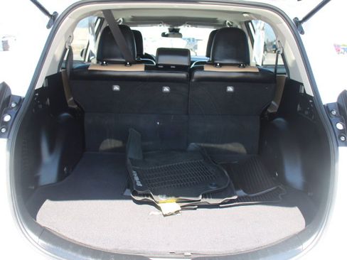 Used 2018 Toyota RAV4 XLE w/ Plus Extra Value Package AWD/4WD image 15