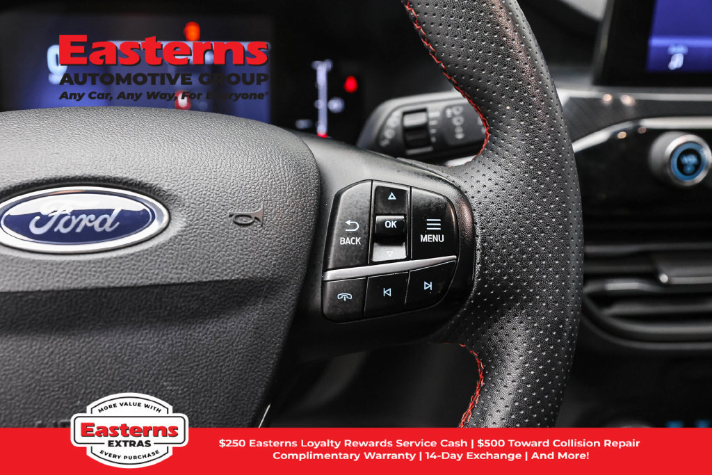 Used 2023 Ford Escape ST-Line Select AWD/4WD image 16