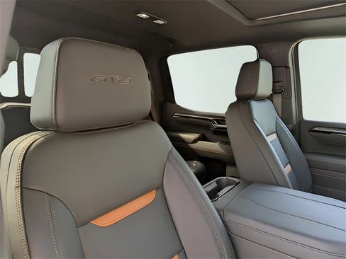 New 2025 GMC Sierra 1500 AT4 w/ Technology Package image 40