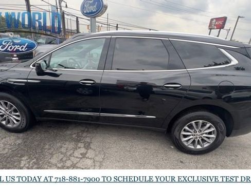 Used 2024 Buick Enclave Premium image 2