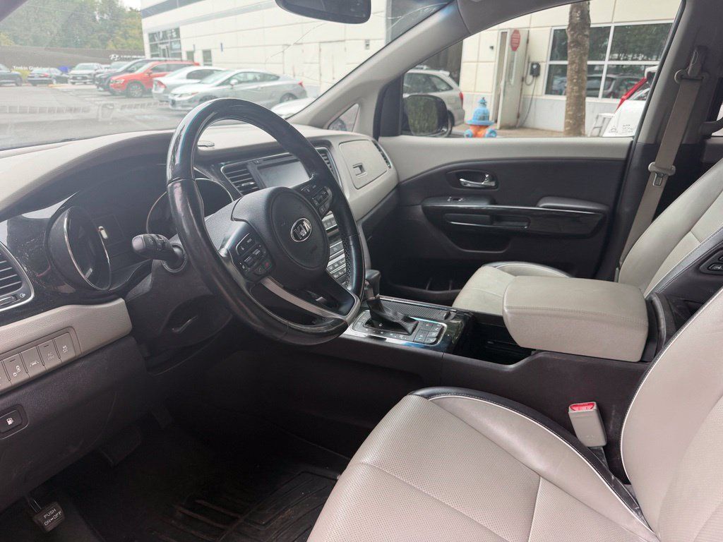 Used 2018 Kia Sedona SX Limited FWD image 14
