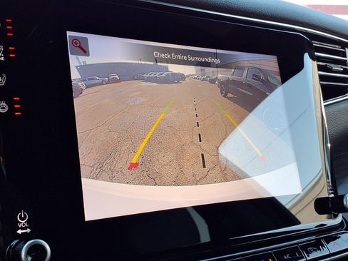 Certified 2024 Jeep Wagoneer L Series III w/ Flexible Seating Group image 10