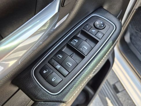 Used 2023 RAM 1500 Laramie RWD image 22