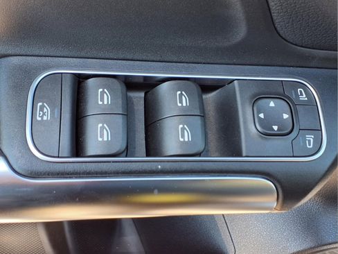 Certified 2021 Mercedes-Benz GLA 250 4MATIC image 26