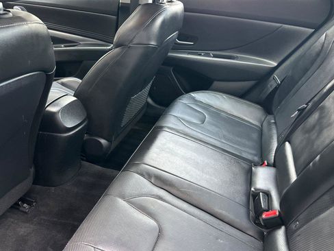 Used 2023 Hyundai Elantra Limited FWD image 11