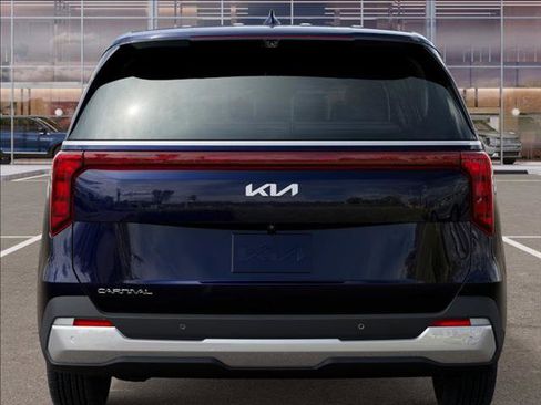New 2026 Kia Carnival EX image 13