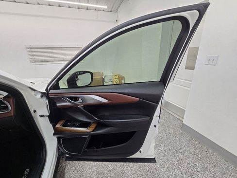 Used 2017 MAZDA CX-9 Signature AWD/4WD image 30