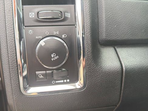 Used 2017 RAM 1500 Laramie w/ Convenience Group AWD/4WD image 12
