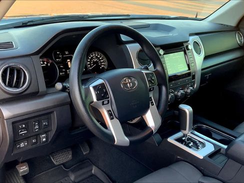 Used 2018 Toyota Tundra SR5 w/ SR5 Upgrade Package RWD image 18