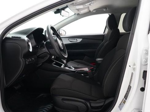 Used 2024 Kia Forte LXS w/ LXS Technology Package image 16