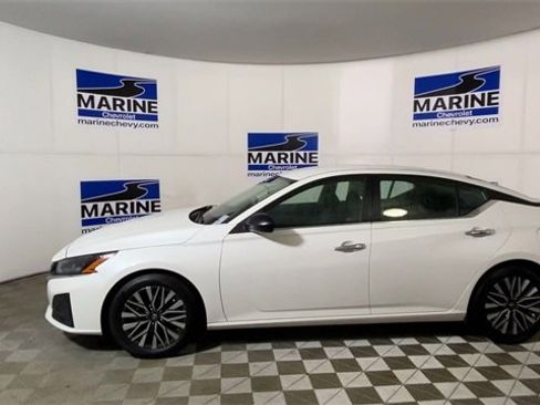 Used 2024 Nissan Altima 2.5 SV image 7