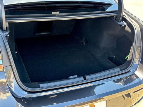 Used 2024 BMW i7 xDrive60 image 26