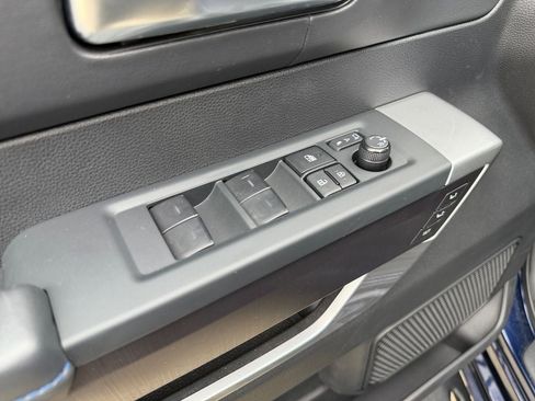 Used 2022 Toyota Tundra Platinum AWD/4WD image 19