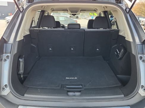 Used 2023 Nissan Rogue SV image 19