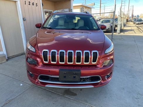 Used 2016 Jeep Cherokee Overland w/ Technology Group AWD/4WD image 4