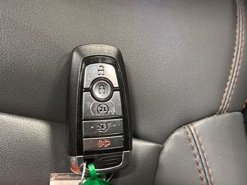 Used 2025 Ford Expedition Active AWD/4WD image 43