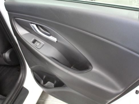 Used 2018 Hyundai Elantra GT FWD image 25