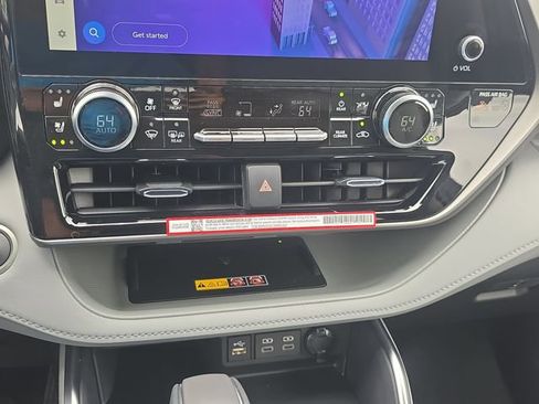 New 2026 Toyota Highlander Limited AWD/4WD image 25