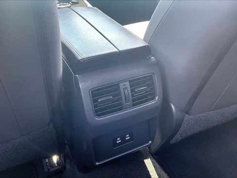 Used 2025 Nissan Rogue SV AWD/4WD image 11