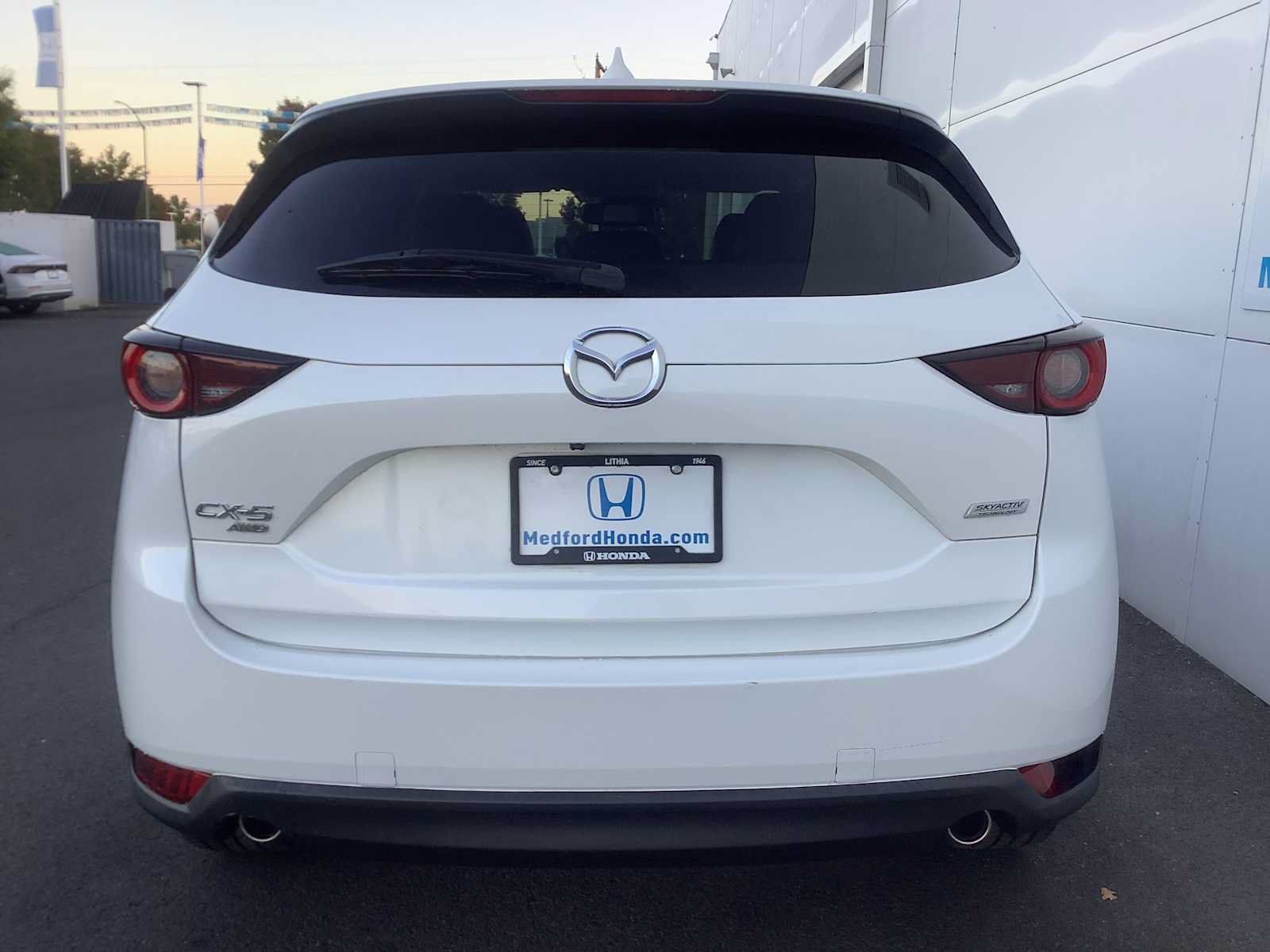 Used 2018 MAZDA CX-5 Touring w/ Preferred Equipment Package AWD/4WD image 5