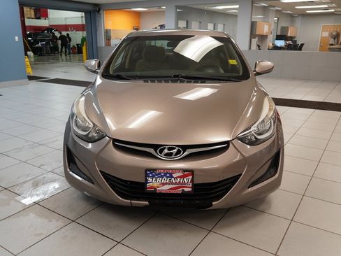 Used 2015 Hyundai Elantra SE image 13