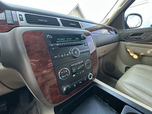 Used 2012 Chevrolet Suburban LT AWD/4WD image 29
