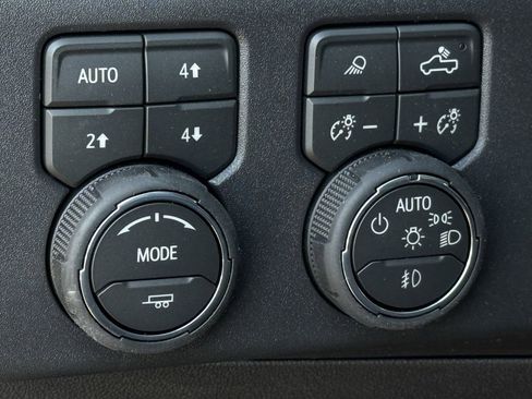New 2026 Chevrolet Silverado 1500 LTZ w/ LTZ Premium Texas Edition AWD/4WD image 18