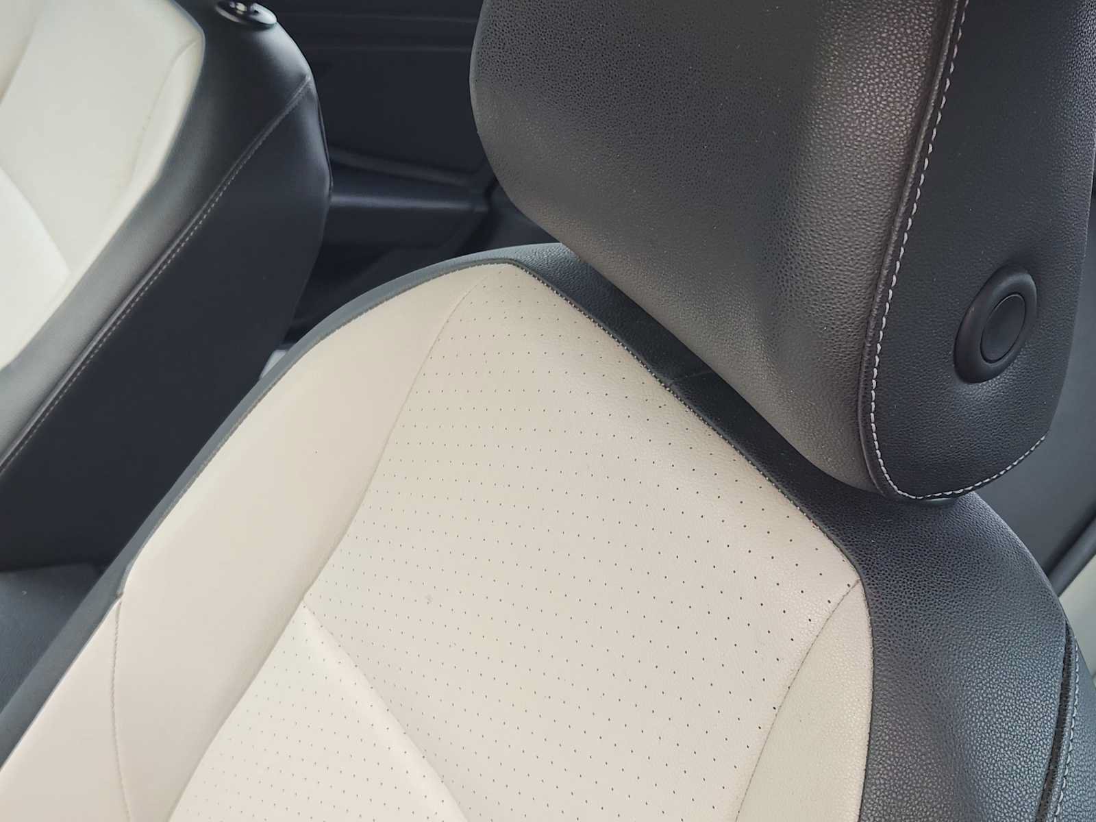 Used 2019 Volkswagen Jetta R-Line FWD image 14
