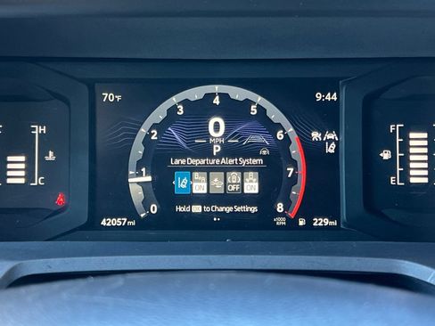 Certified 2024 Toyota Tacoma SR5 AWD/4WD image 30