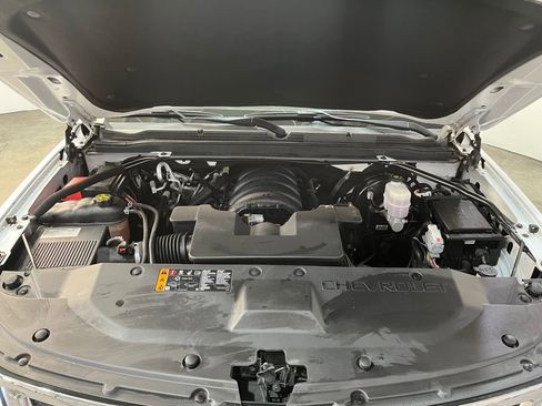 Used 2020 Chevrolet Suburban LT w/ Luxury Package image 6