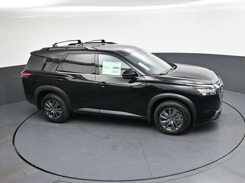 Used 2025 Nissan Pathfinder SV image 20