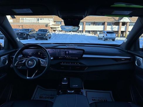 Used 2025 Buick Enclave Avenir w/ Super Cruise Package image 41