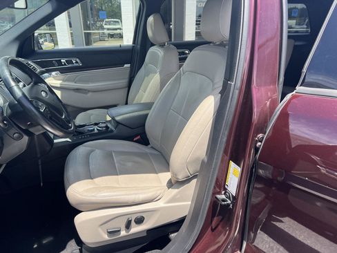 Certified 2019 Ford Explorer Limited w/ Ford Safe & Smart Package AWD/4WD image 10