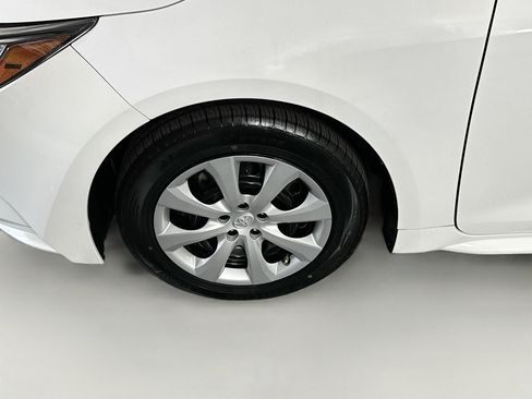 Used 2021 Toyota Corolla LE FWD image 11