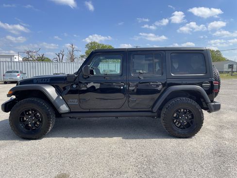 Used 2024 Jeep Wrangler Willys image 7