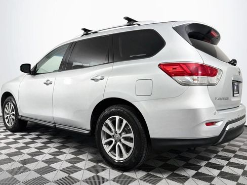 Used 2013 Nissan Pathfinder SV AWD/4WD image 8