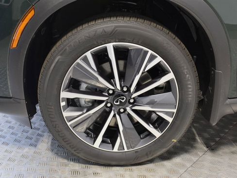 Certified 2026 INFINITI QX60 Luxe w/ Family Package AWD/4WD image 30