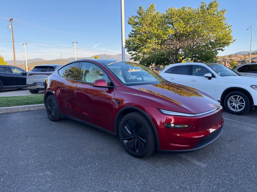 Used 2026 Tesla Model Y 2WD image 1
